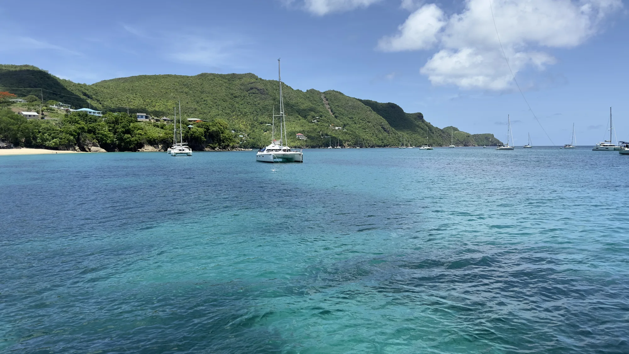 Bateau au mouillage dans les Caraïbes